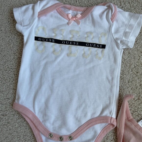3 piece baby girl set from Guess - Picture 3 of 5